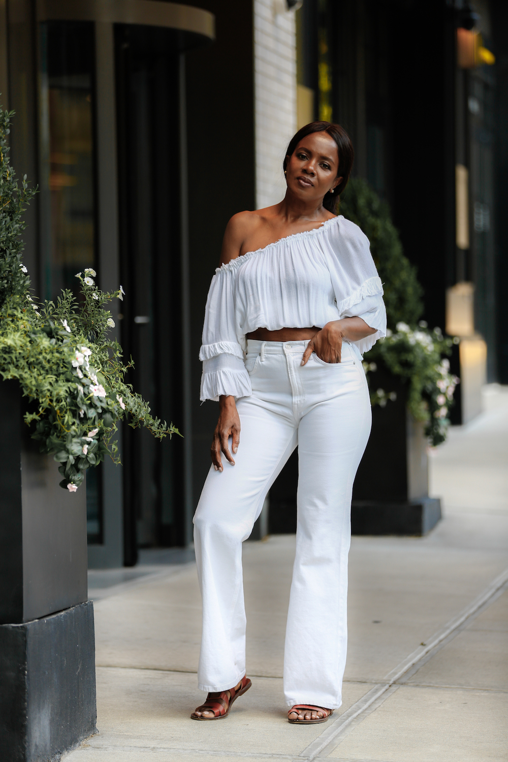 Summer White Outfits, One Shoulder Tops, White Pants